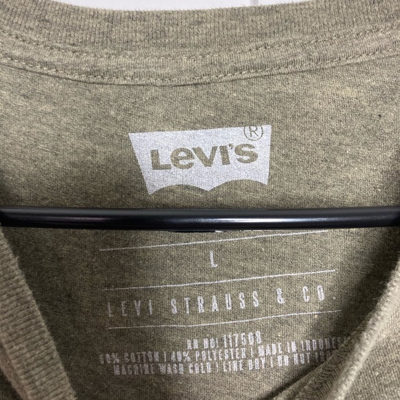 Levi’s green t-shirt - Picture 2 of 3